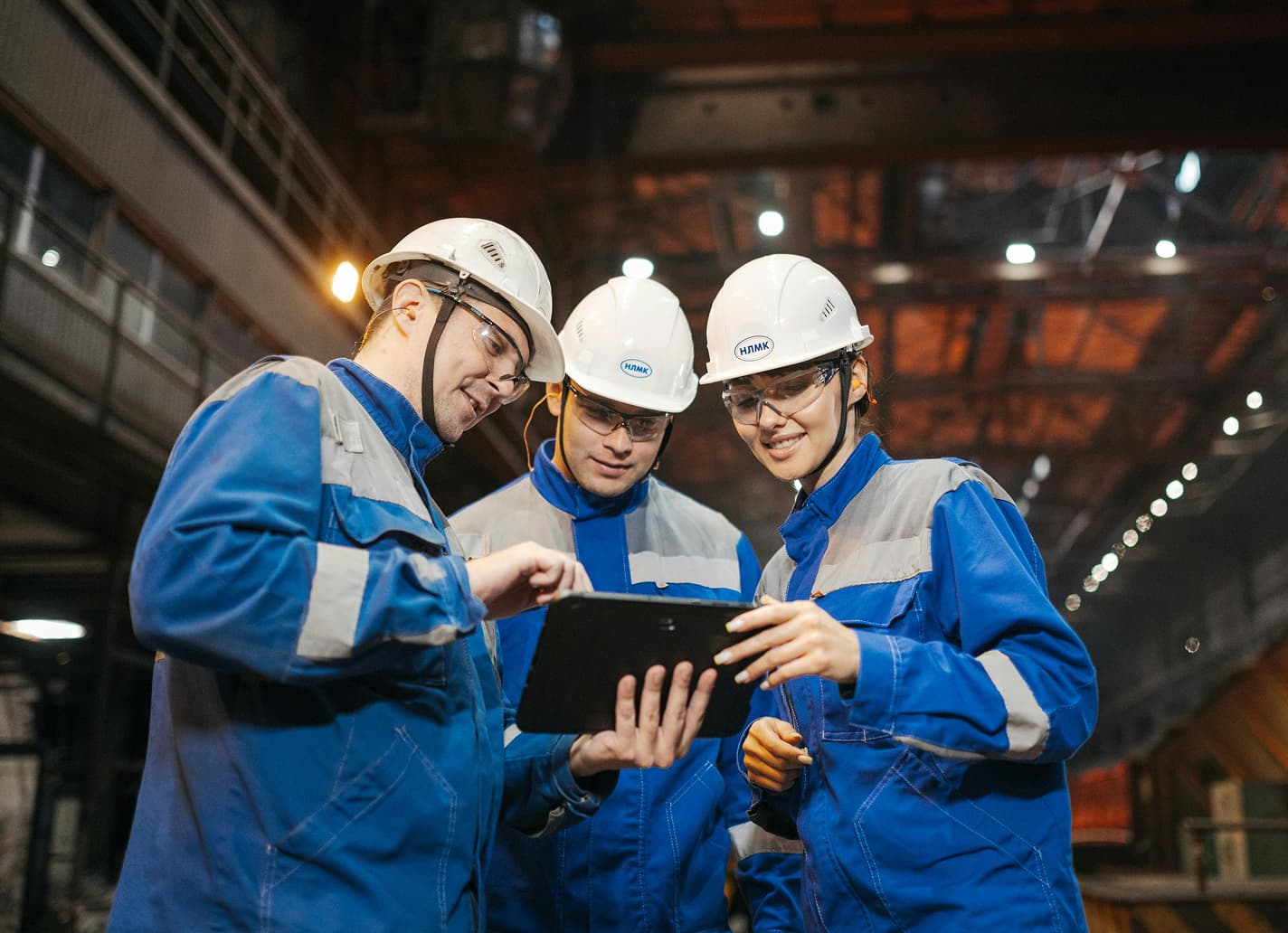 How Digitalizing On-Site Operations Transforms Performance (Safety, Quality, Maintenance & More)